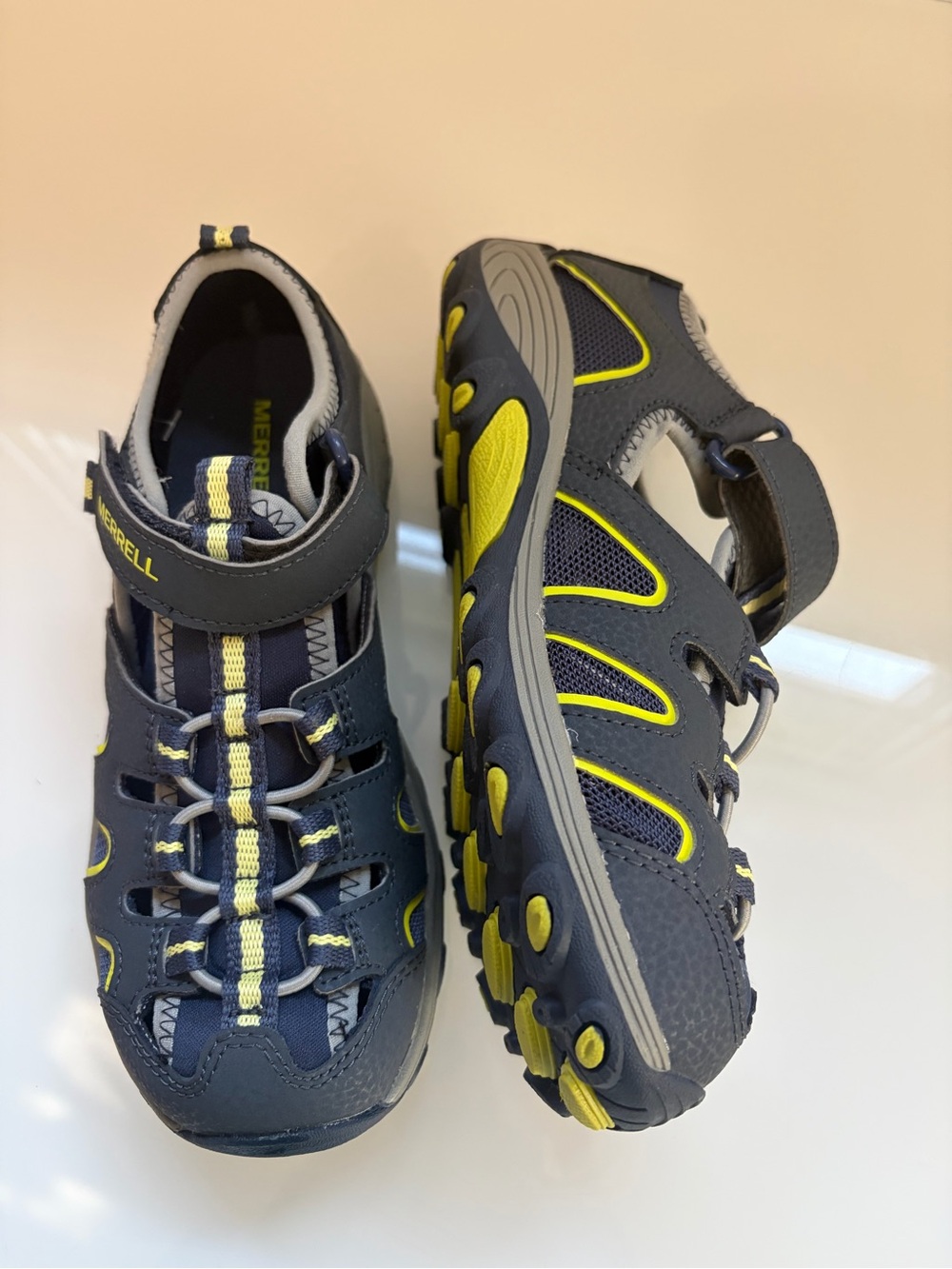 Merrell Kids ML-B H20 Navy and Yellow Active Outdoor Sandal NWOT
